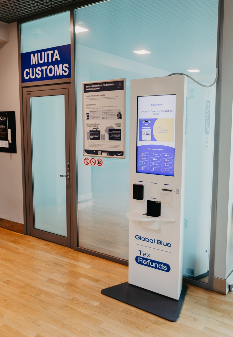 Pašapkalpošanās kiosks CAS (Customs Approval System) Rīgas lidostā. Foto: Mārtiņš Garais&nbsp;