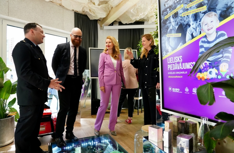 Patentu valdes kampaņas “Viltojums – lielisks komplekts?” publicitātes foto