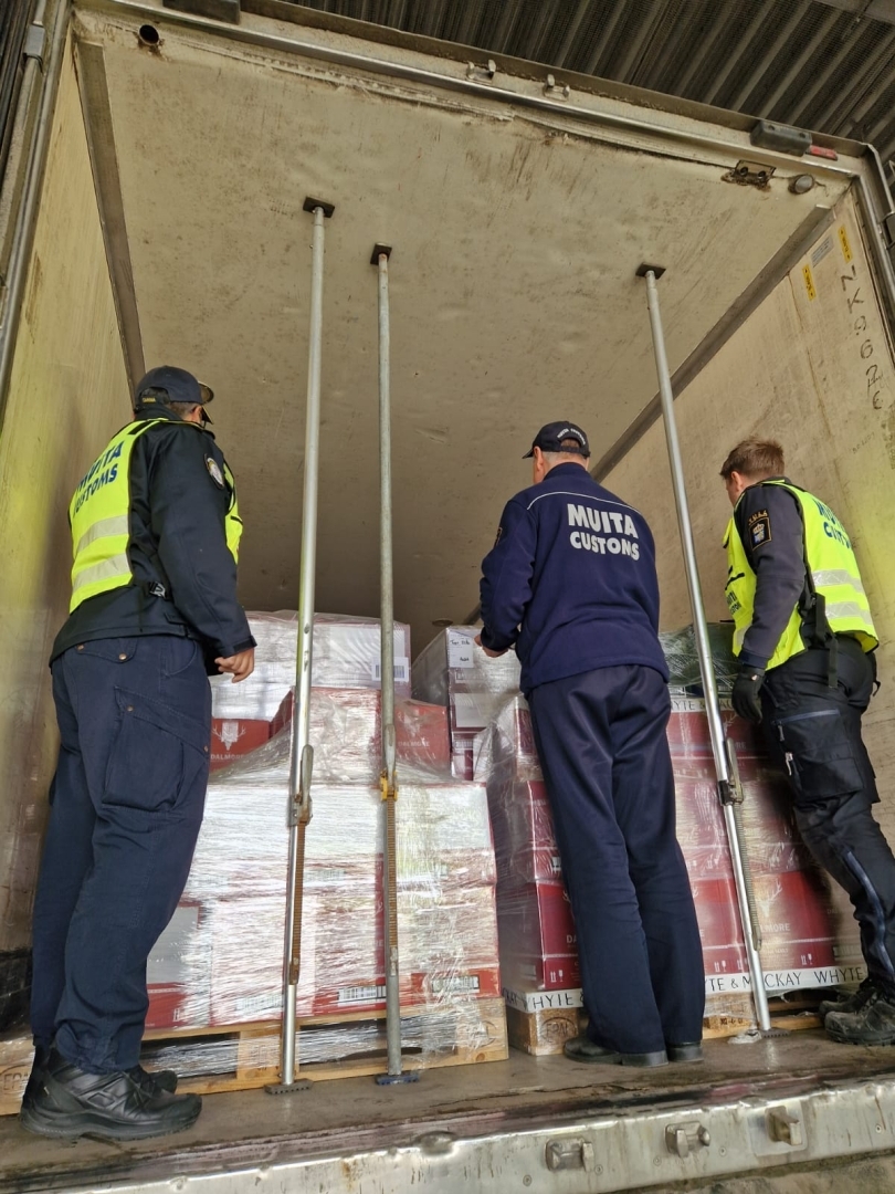Kravas transportlīdzekļa pārbaude