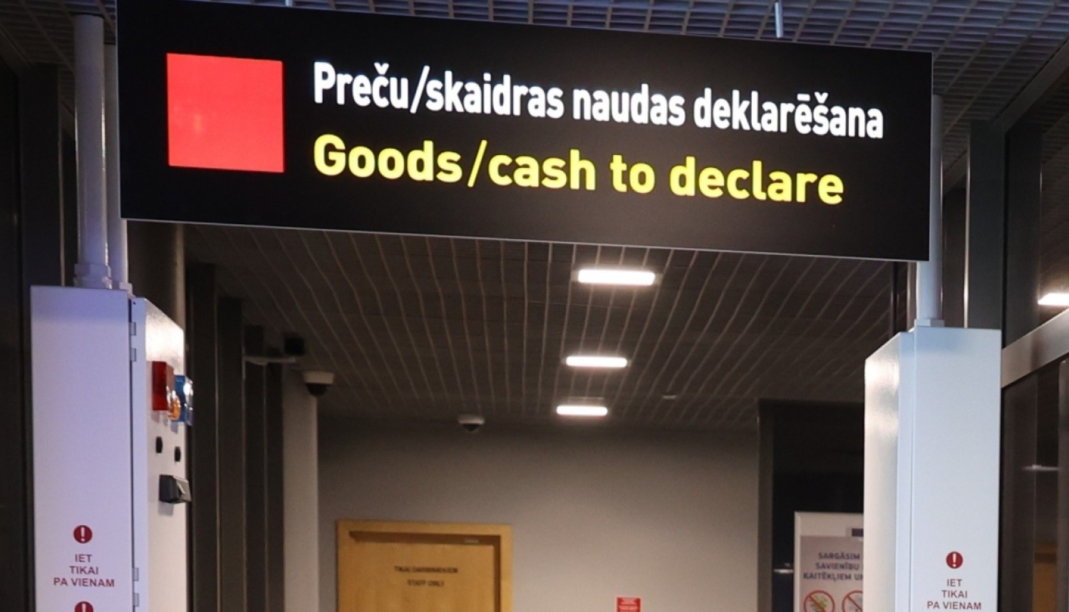 Sarkanais koridors Rīgas lidostā
