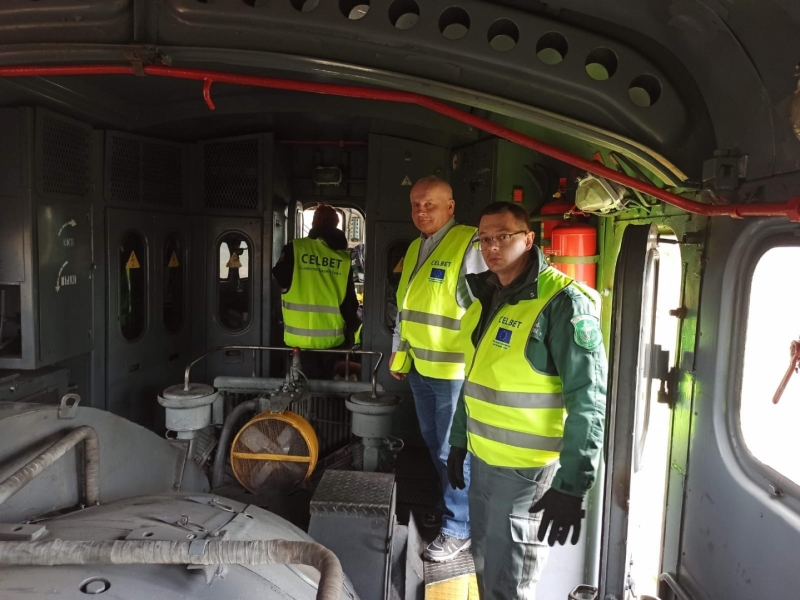 CELBET 3 misijas dalībnieki – Lietuvas, Grieķijas un Ungārijas muitas dienestu pārstāvji, pārbaudot vilcienu Indras MKP