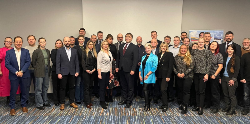 Starptautisko mācību dalībnieku kopbilde