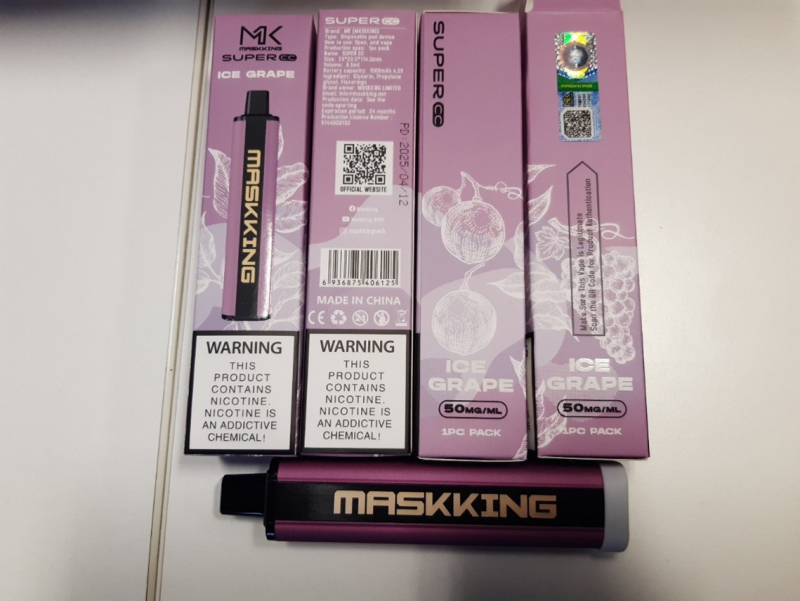 Elektroniskās cigaretes rozā iepakojumos