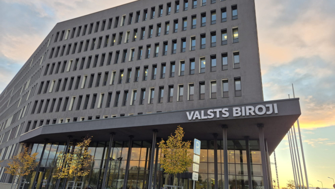 Talejas iela 1 ēka no galvenās ieejas puses