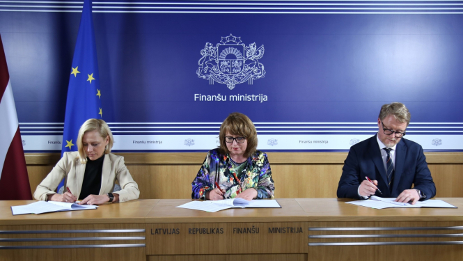 VID ģenerāldirektore Baibas Šmites-Roķe, FM valsts sekretāre Baiba Bāne, RTU rektors Tālis Juhna