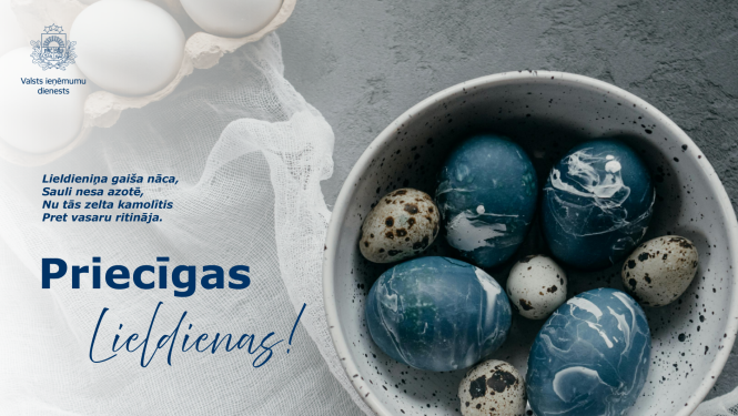 Lieldienu apsveikums, krāsainas olas baltā traukā