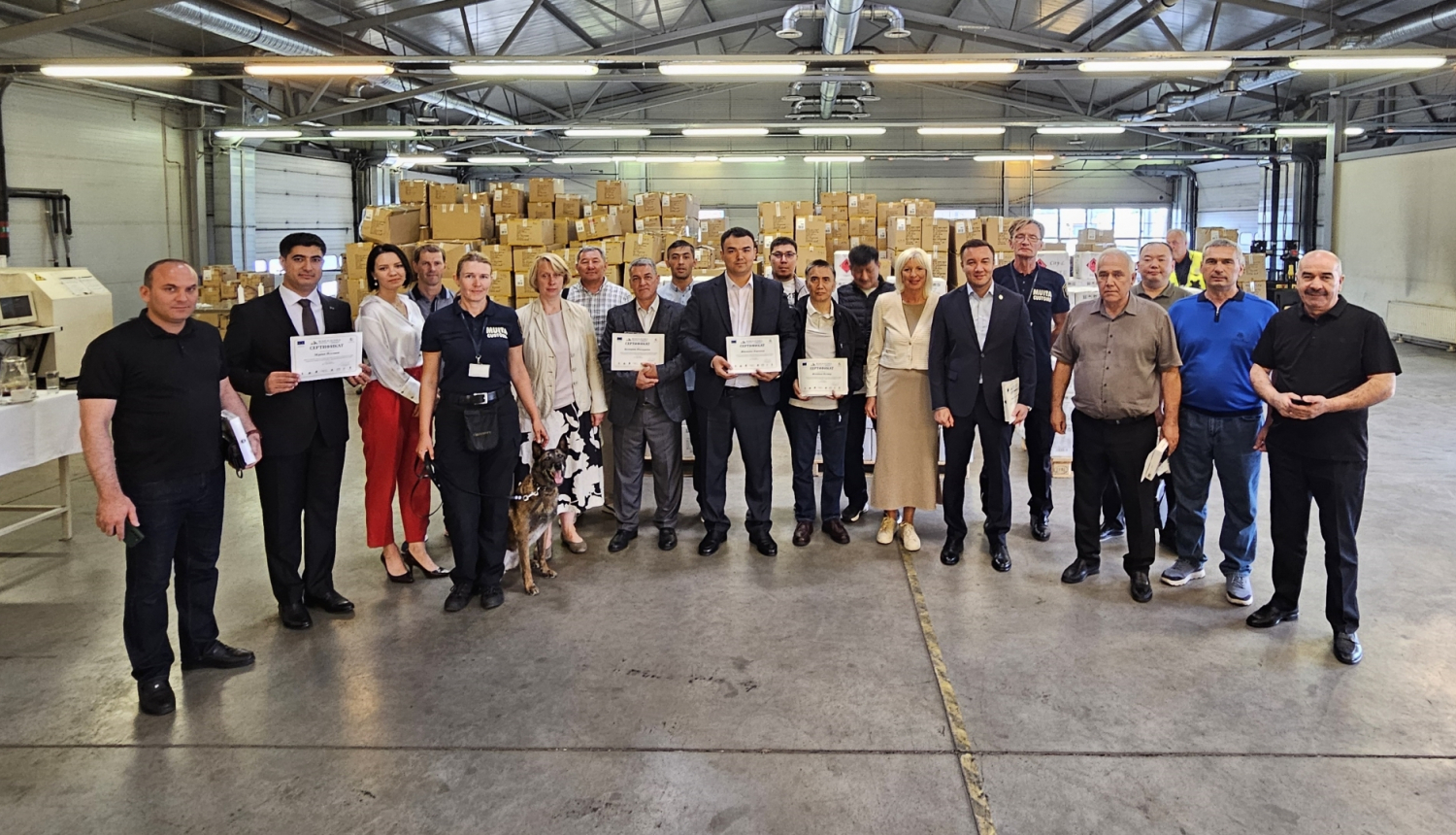 BOMCA 10 dalībvalstu pārstāvji pēc iepazīšanās ar Rīgas brīvostas MKP darbu