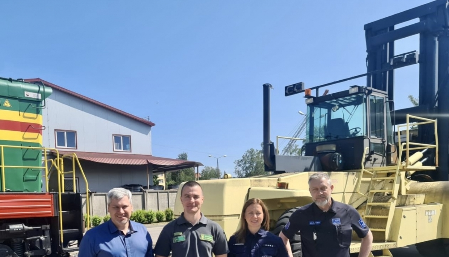 Latvijas muitas dienesta amatpersonas ar CELBET 3 misijas dalībniekiem – kolēģiem no Somijas un Ungārijas