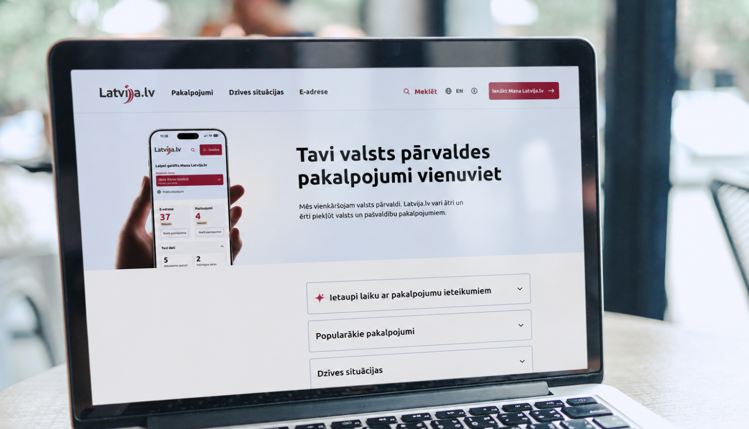 Datora ekrānā atvērta latvija.lv tīmekļvietne