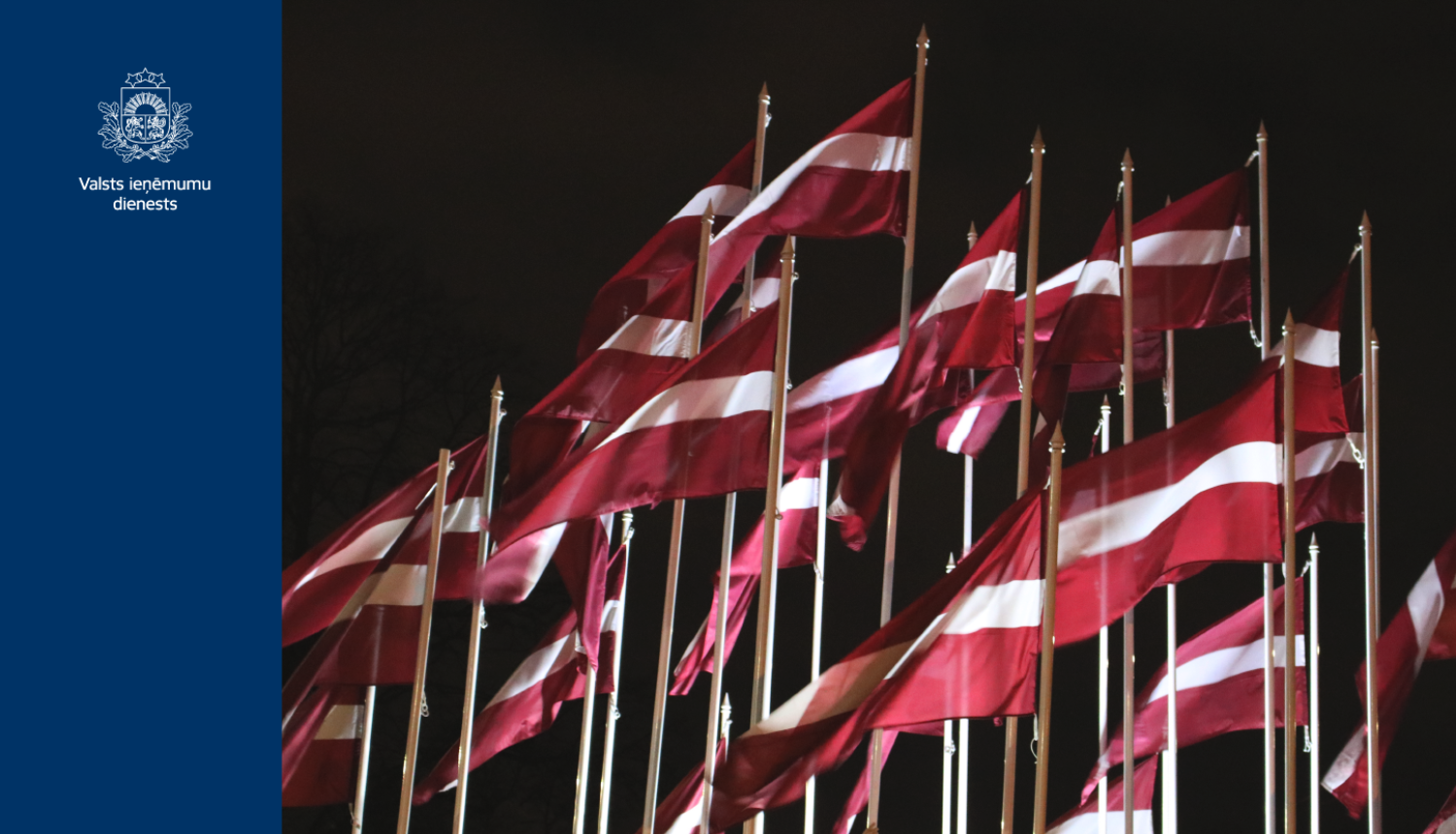 Latvijas karogi mastos