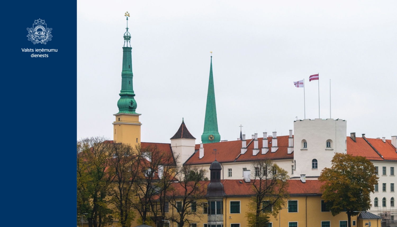 Foto ar prezidenta pili no Daugavas puses