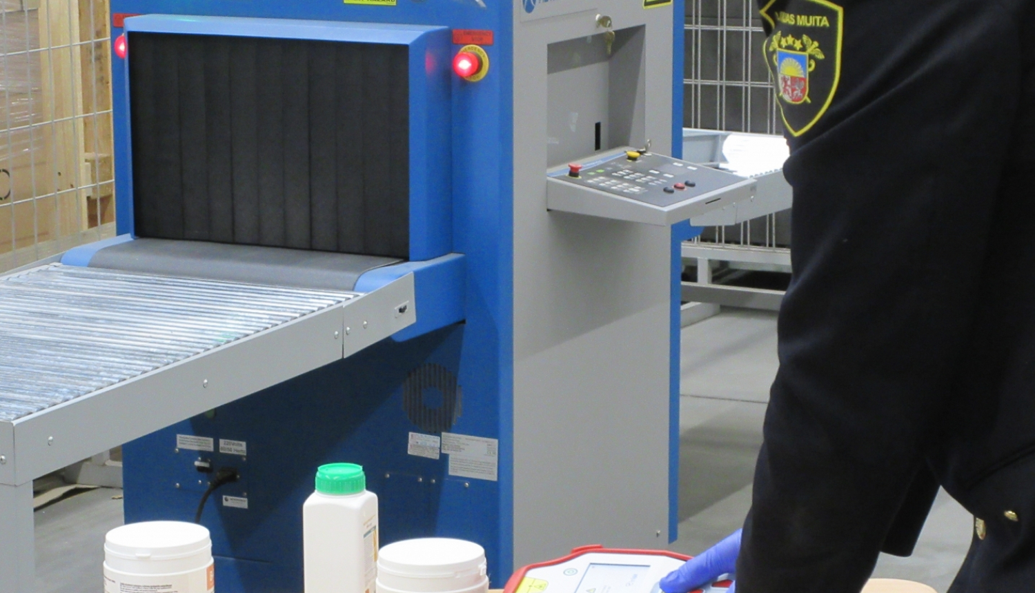 Portatīvais spektrometrs, kas tiek izmantots Lidostas MKP