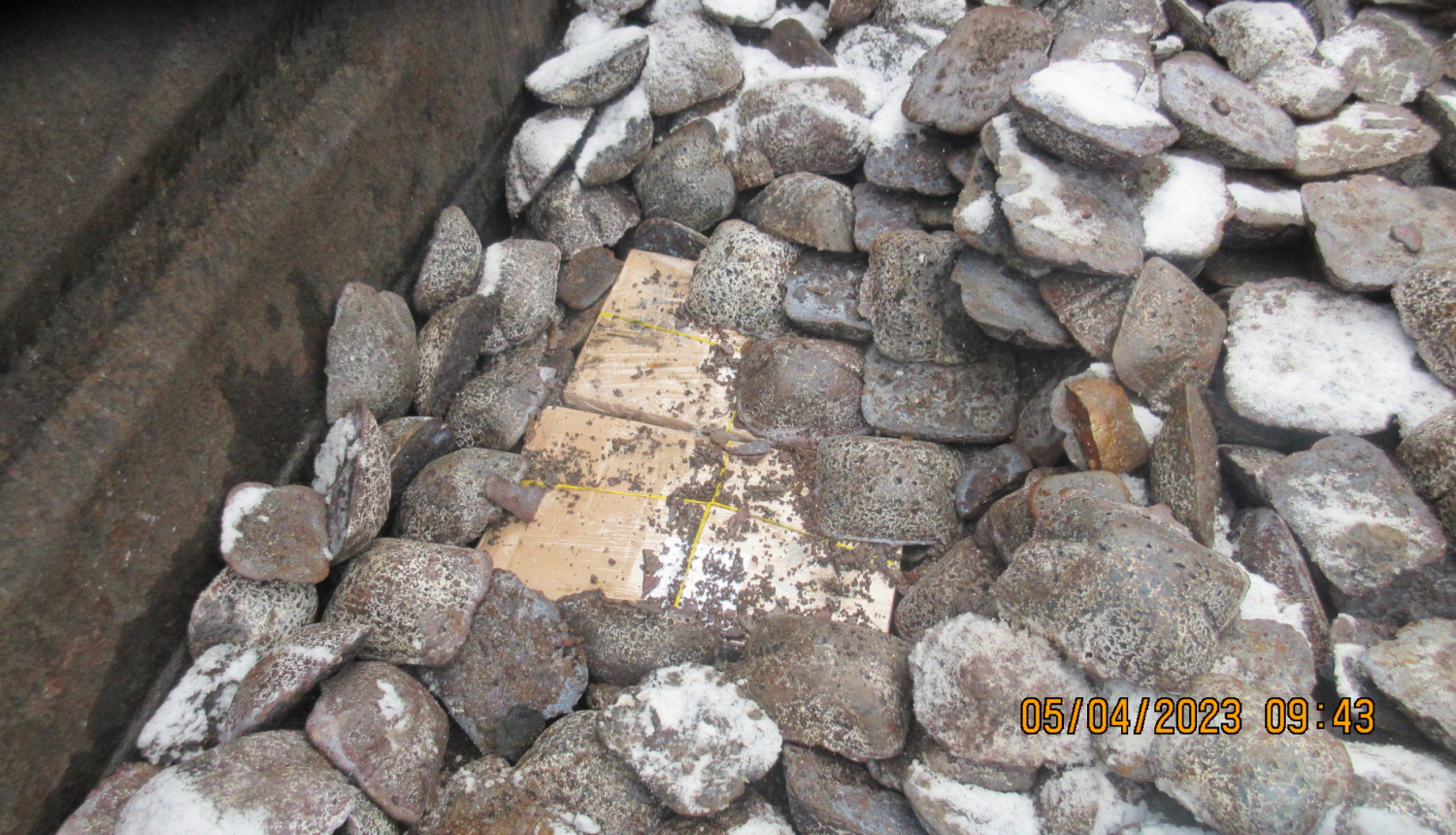 Čuguna kravā paslēptas kontrabandas cigaretes