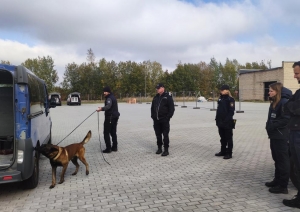 Muitas kinologi apgūst jaunas zināšanas skaidras naudas pārvietošanas kontroles jomā